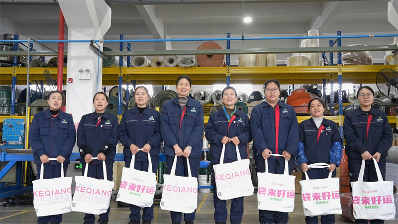 “風(fēng)火輪加速美麗，乾坤圈圈住幸?！迸窆?jié)特別活動(dòng)6